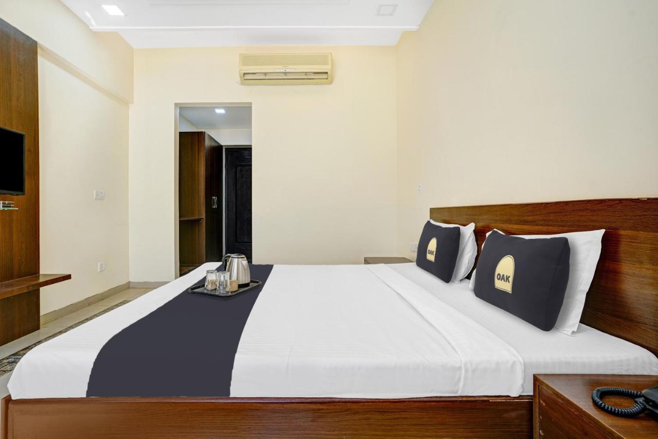 Townhouse Oak Hotel Rama Nashik Bagian luar foto