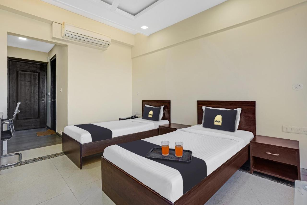 Townhouse Oak Hotel Rama Nashik Bagian luar foto