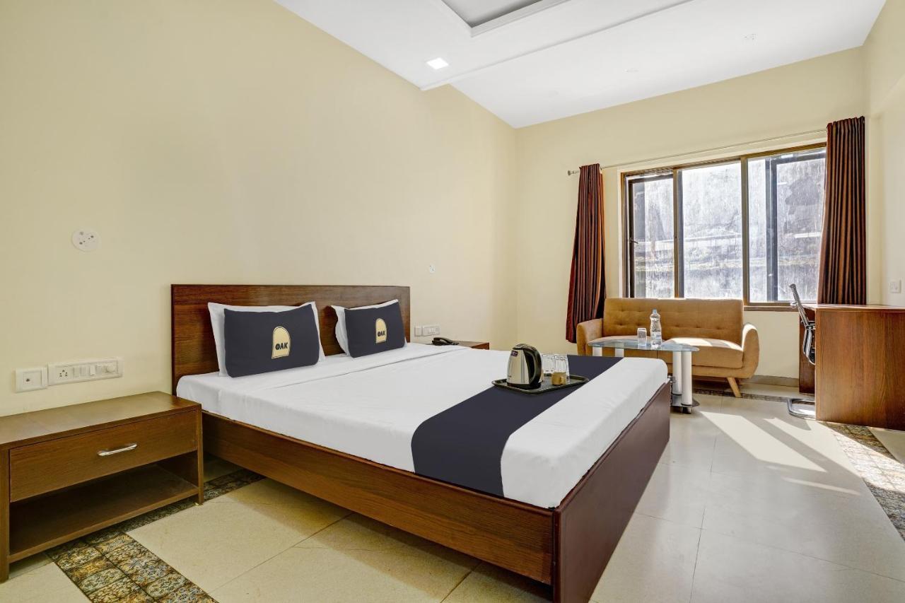 Townhouse Oak Hotel Rama Nashik Bagian luar foto