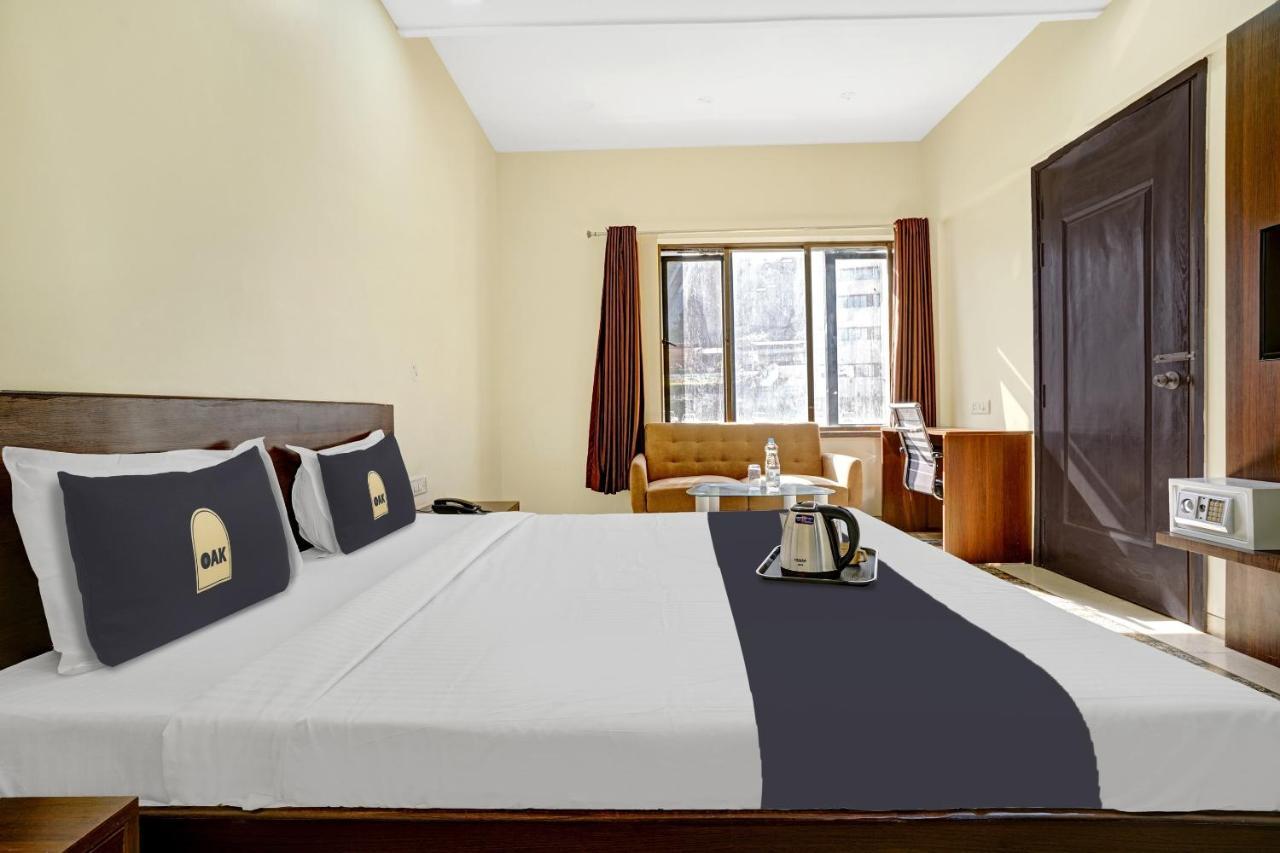 Townhouse Oak Hotel Rama Nashik Bagian luar foto