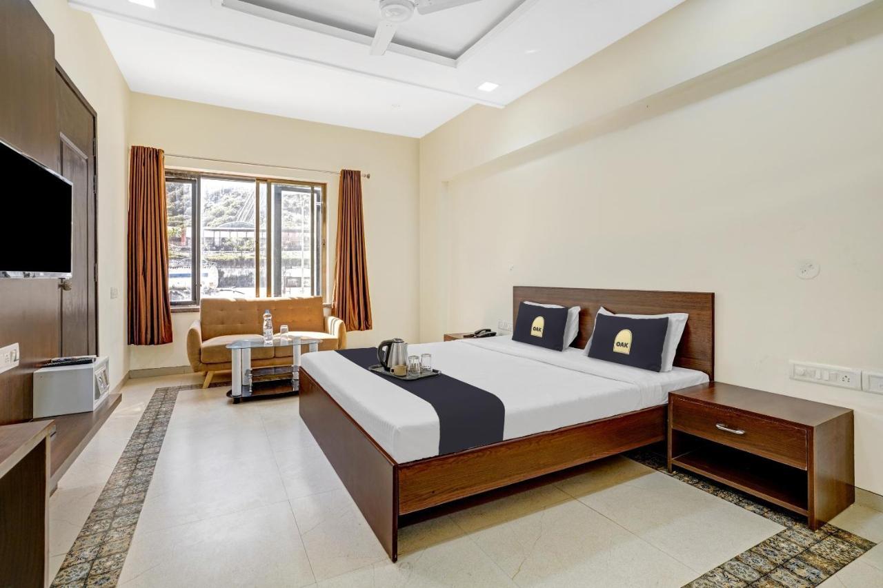 Townhouse Oak Hotel Rama Nashik Bagian luar foto