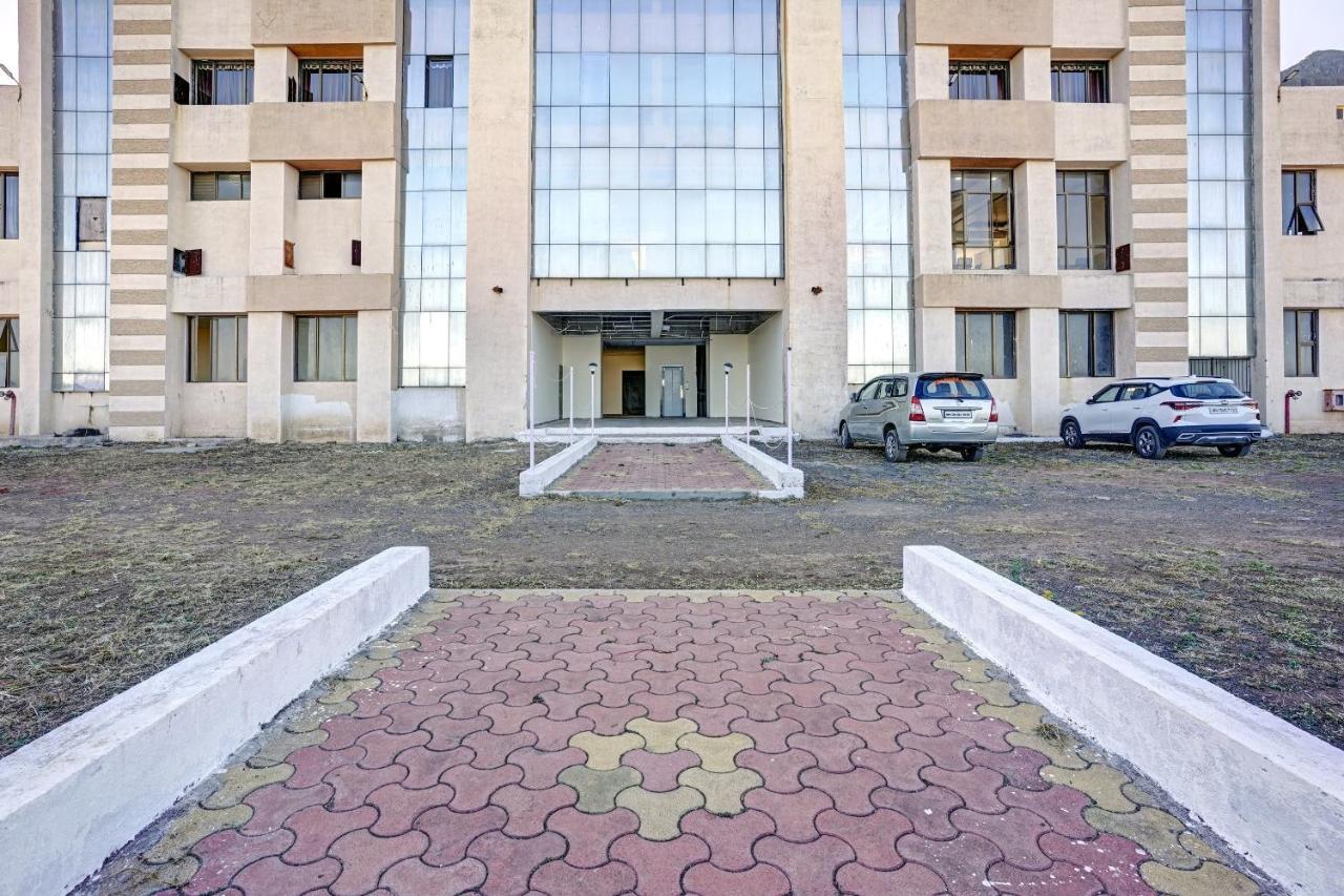 Townhouse Oak Hotel Rama Nashik Bagian luar foto