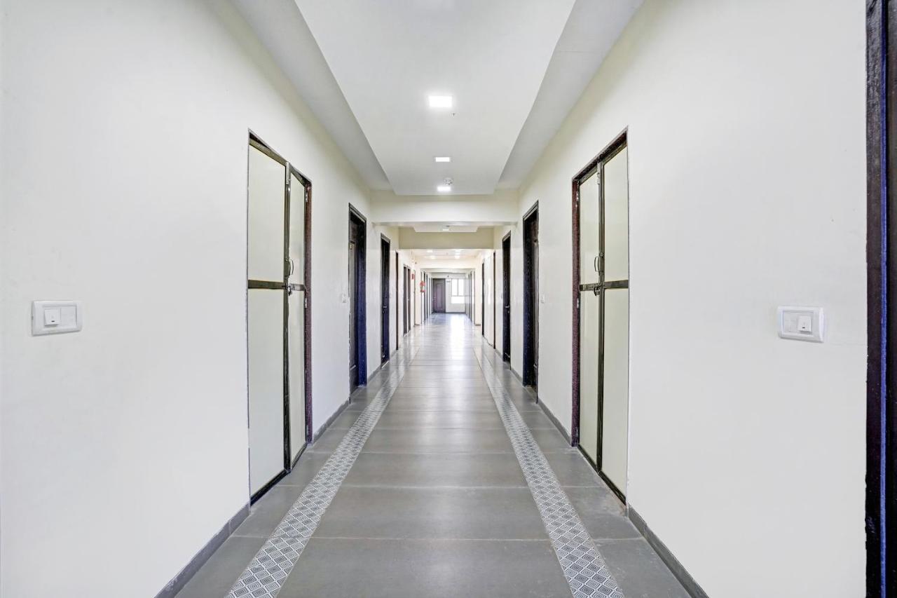 Townhouse Oak Hotel Rama Nashik Bagian luar foto