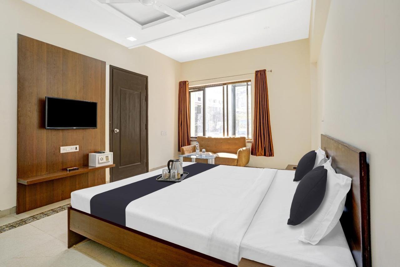 Townhouse Oak Hotel Rama Nashik Bagian luar foto