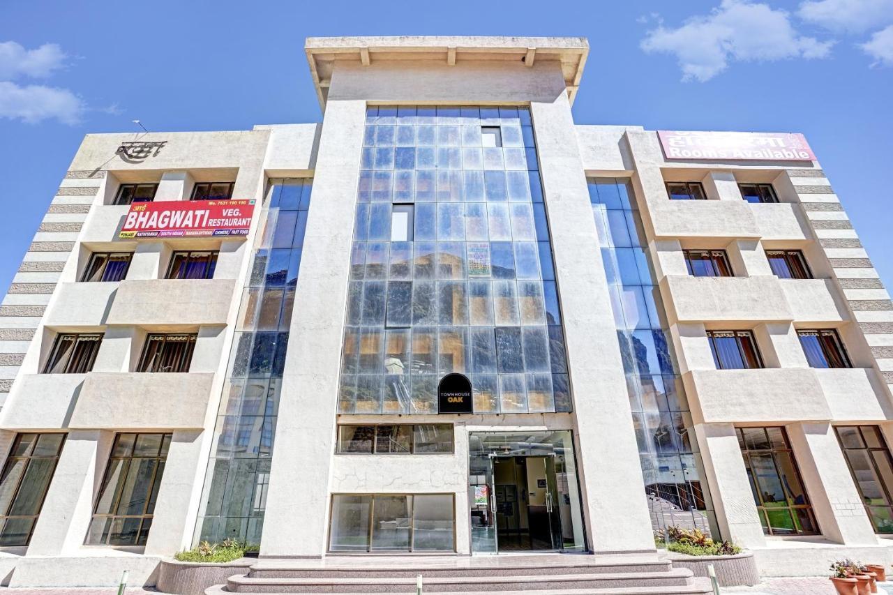 Townhouse Oak Hotel Rama Nashik Bagian luar foto